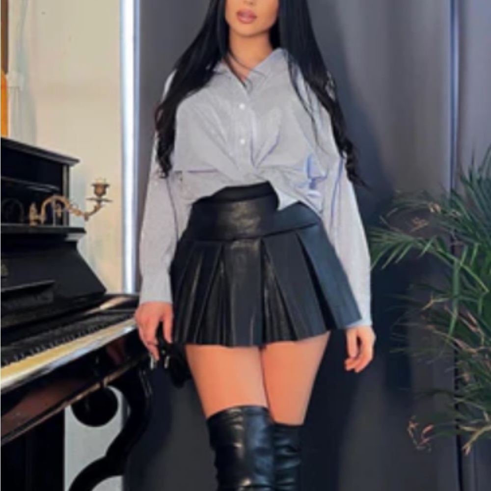 Black Pleated Mini Skirt